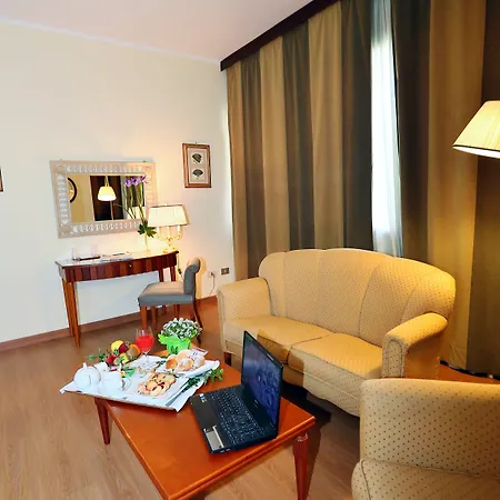 Royal Palace Hotel