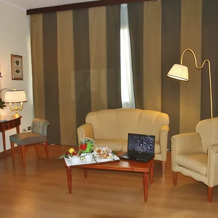 Royal Palace Hotel