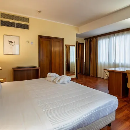 Royal Palace Hotel 4*