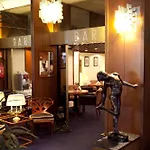 Royal Palace Hotel