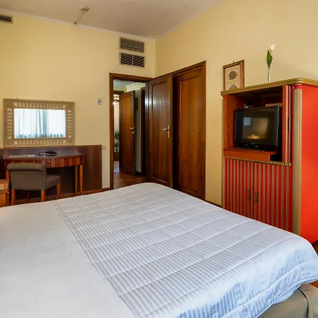 Royal Palace Hotel 4*