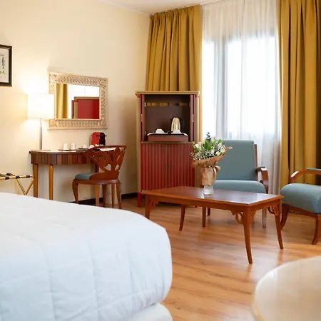 Royal Palace Hotel 4*