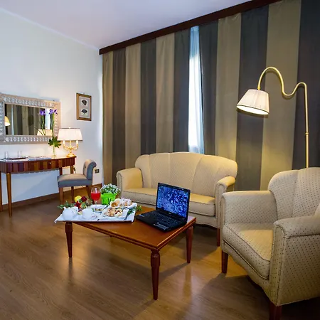 Royal Palace Hotel 4*