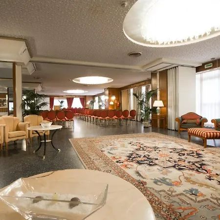 Royal Palace Hotel