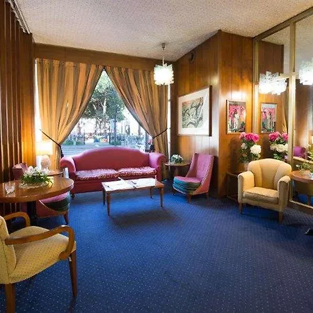 Royal Palace Hotel