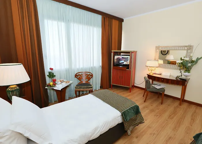 Отель Royal Palace 4*